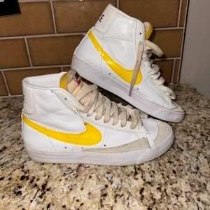 Nike Blazer Mid ’77 Vintage – White/Opti Yellow – Women’s 7 (2021 Release)